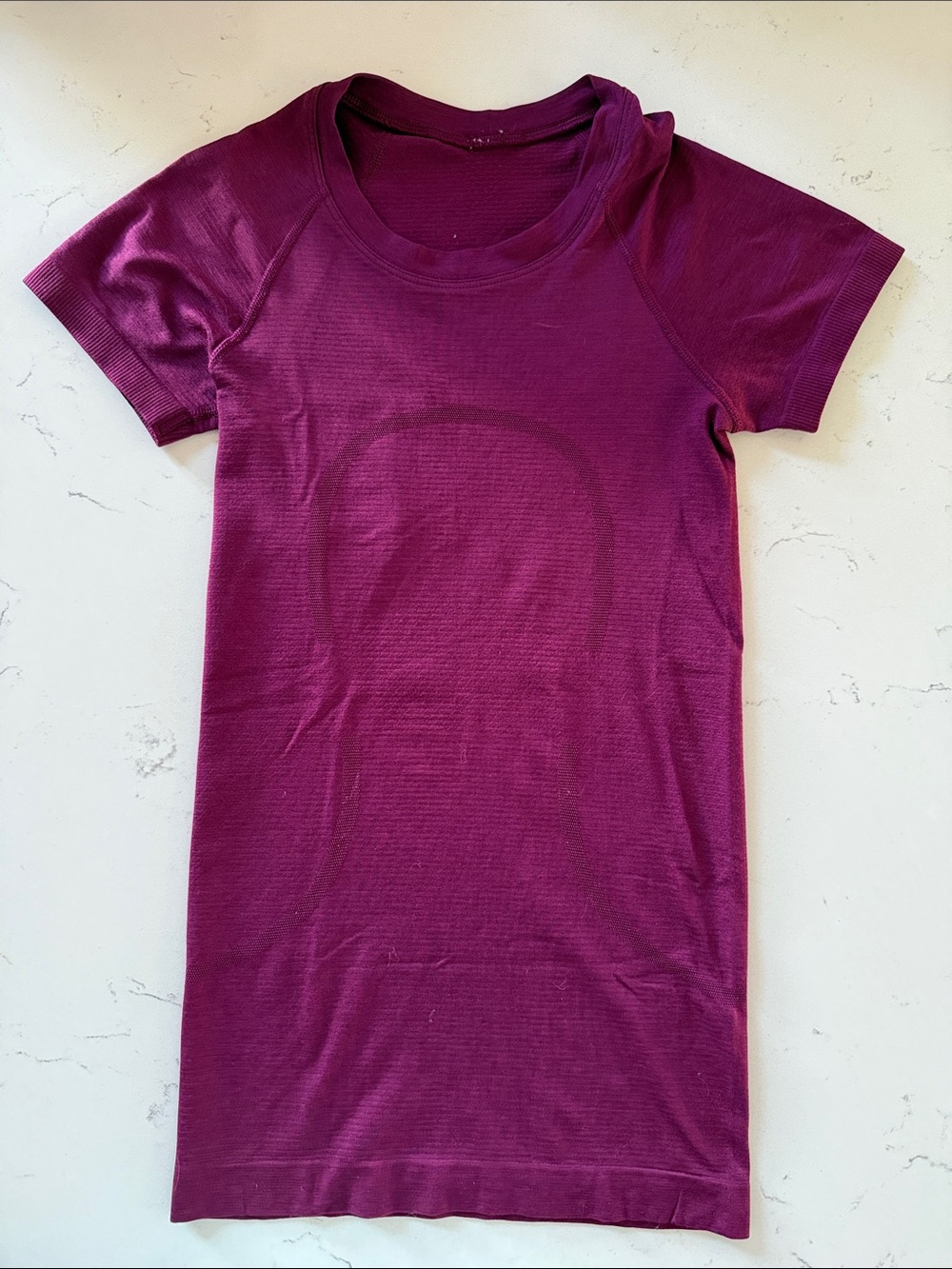 Lululemon athletica Swifty Tech Short Sleeve hip-length Grape Tee size 0